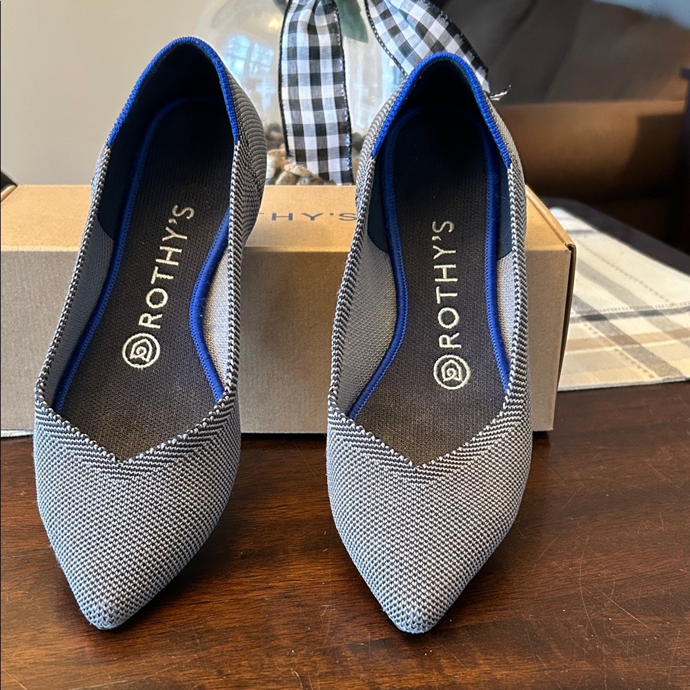 Rothy’s Ladies Grey Pointed Toe Flats Size 6.5